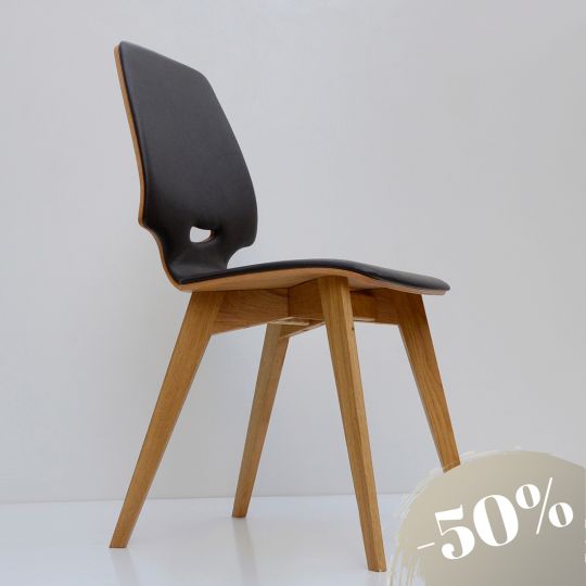 FINN upholstered chair. Oak / leather