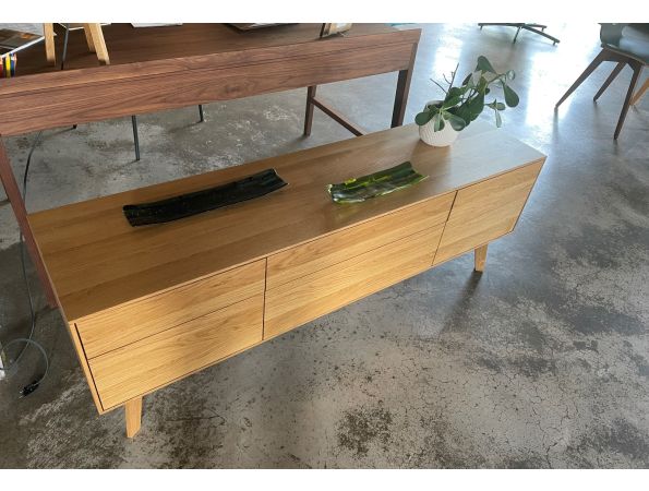 FINN sideboard, tölgy