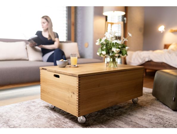 HOOK table chest