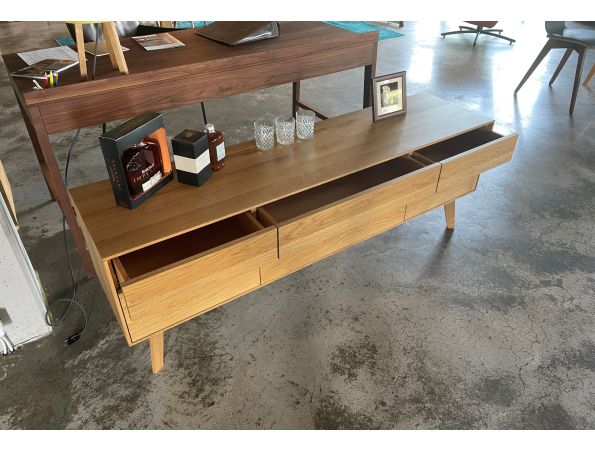 FINN sideboard, tölgy